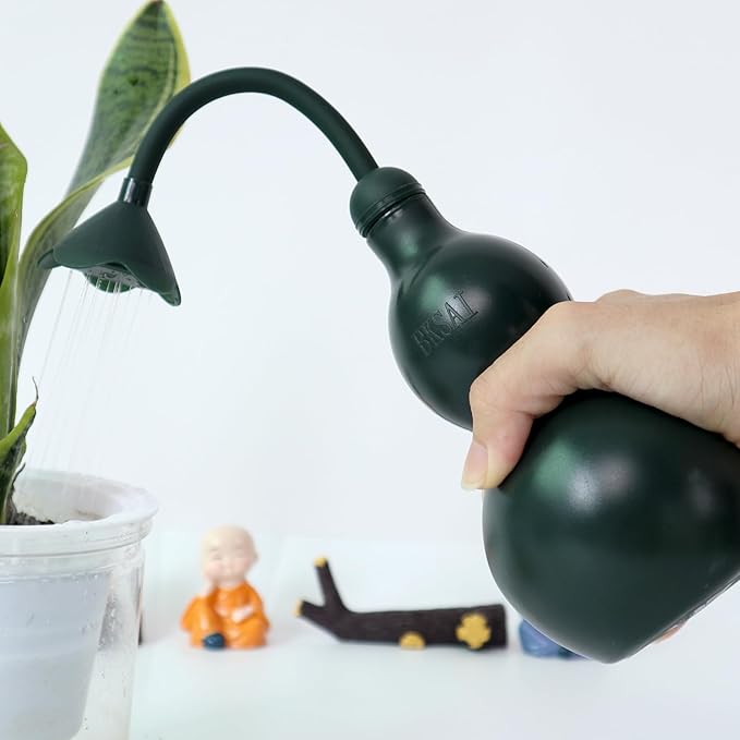 BKSAI Squeeze Bottles for Plants, 22oz Small Watering Can for Succulent, Muti-Function Squirt Bottle for Seedling Watering, Wash, Tattoo, Dark Green