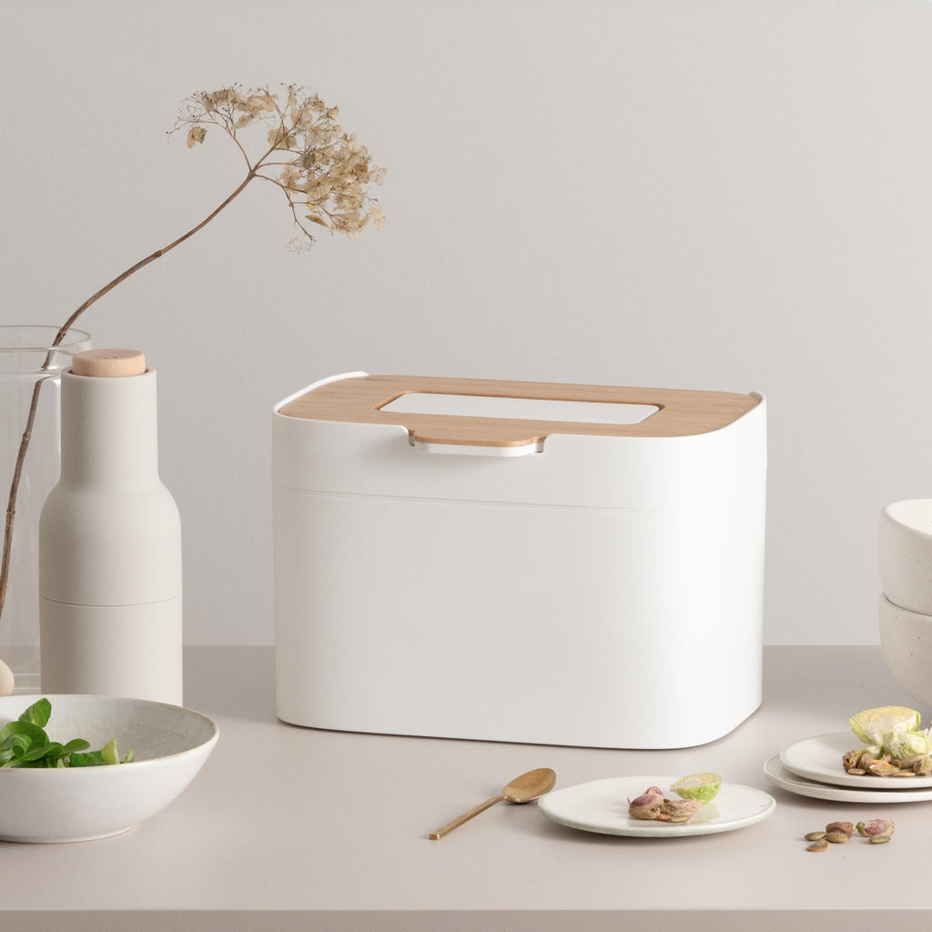 KAZAI. Compost Bin Kitchen 'Elin' | 1.2 GAL / 4.5L Countertop Compost Bin with Wooden Lid & Filter | Odor-Free, Dishwasher Safe, with Inner Bucket | Small Indoor Kitchen Composter | Off-White/Bamboo