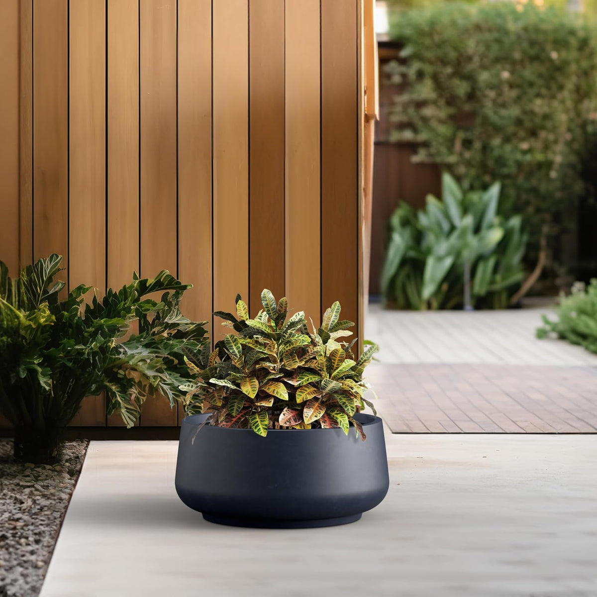 Kante 16.1" Dia Round Curvy Concrete Planter, Large Plant Pots with Drainage Hole and Rubber Plug for Indoor Outdoor Plants, Flower Pot for Home Garden Patio Porch, Charcoal