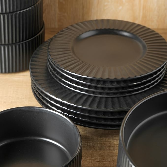 Christian Siriano Lusso 16-Piece Dinnerware Set Stoneware, Black