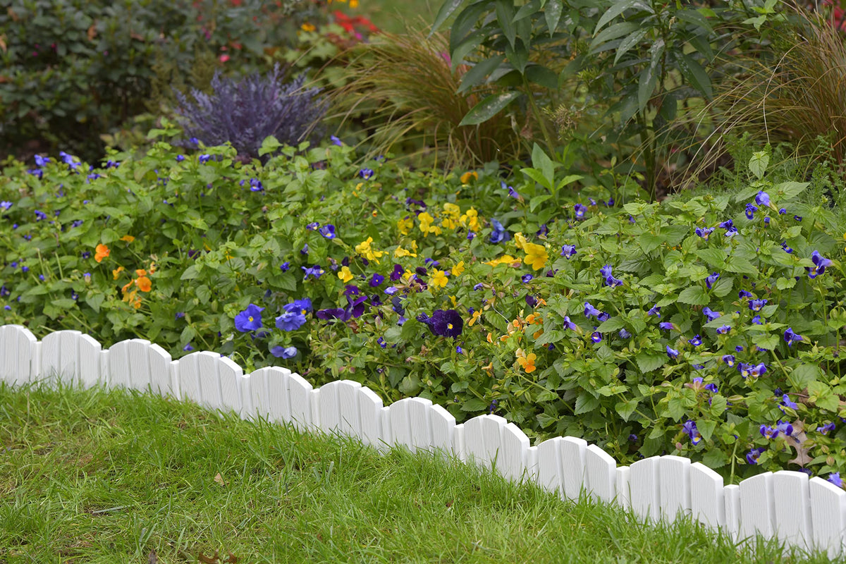 EasyFlex No-Dig Landscape Edging with Anchoring Spikes, 4.5 in. Tall Decorative Adirondack Wood-Look Fence Garden Border, 15 Foot Kit, White (3600WT-15C-6)