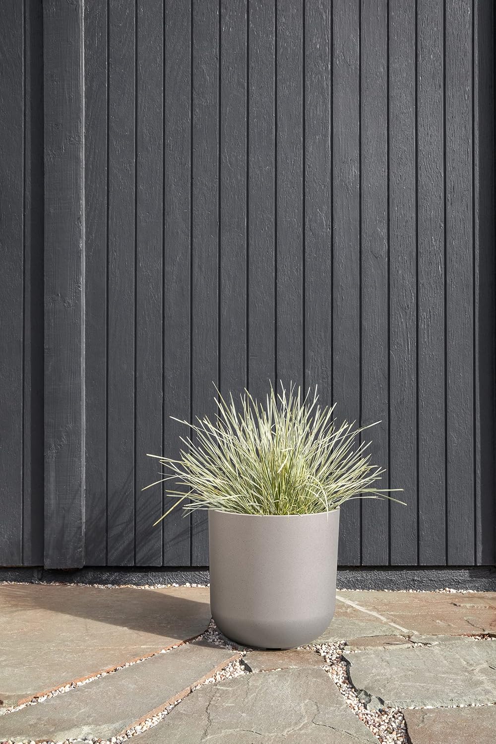 Veradek Round Lima Plastic Planter Pots for Indoor/Outdoor Garden Use, Gray, Suitable for Small to Large Succulent Plants, Flowers, Modern Interior Plants